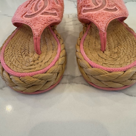 Chanel terry cloth pink sandals - Picture 2 of 7